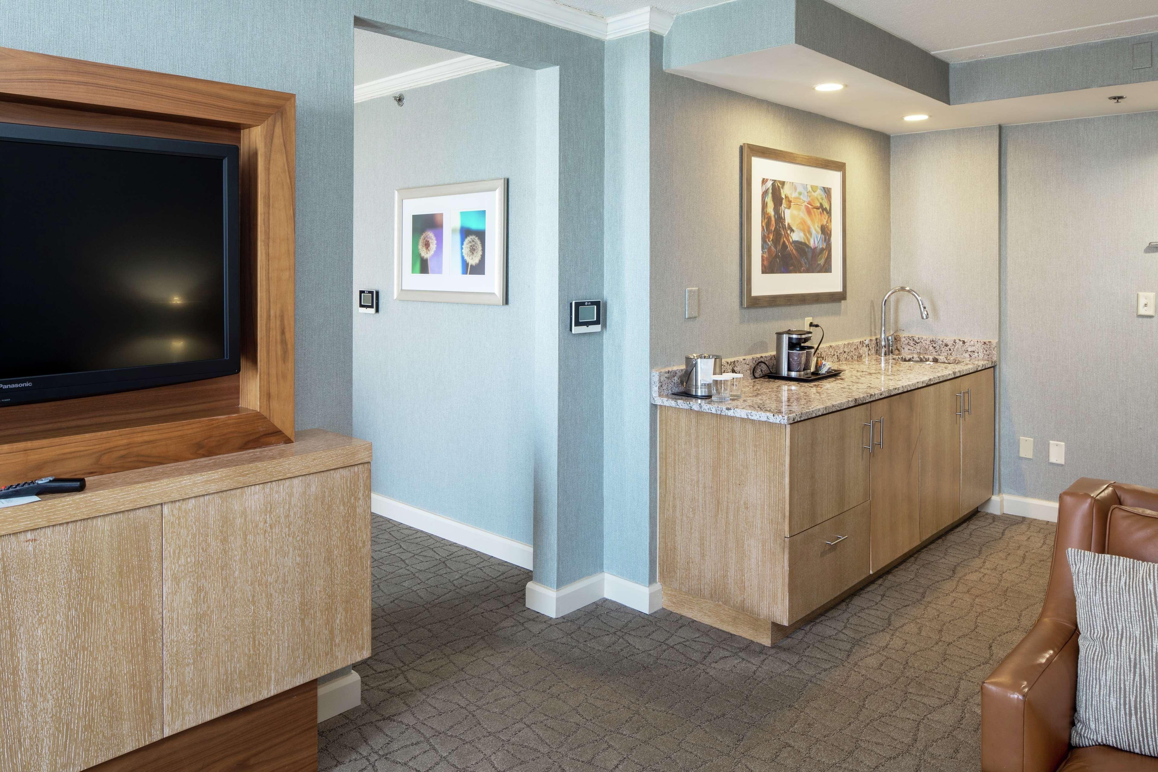 Doubletree By Hilton Pittsburgh-Green Tree Crafton Exterior foto