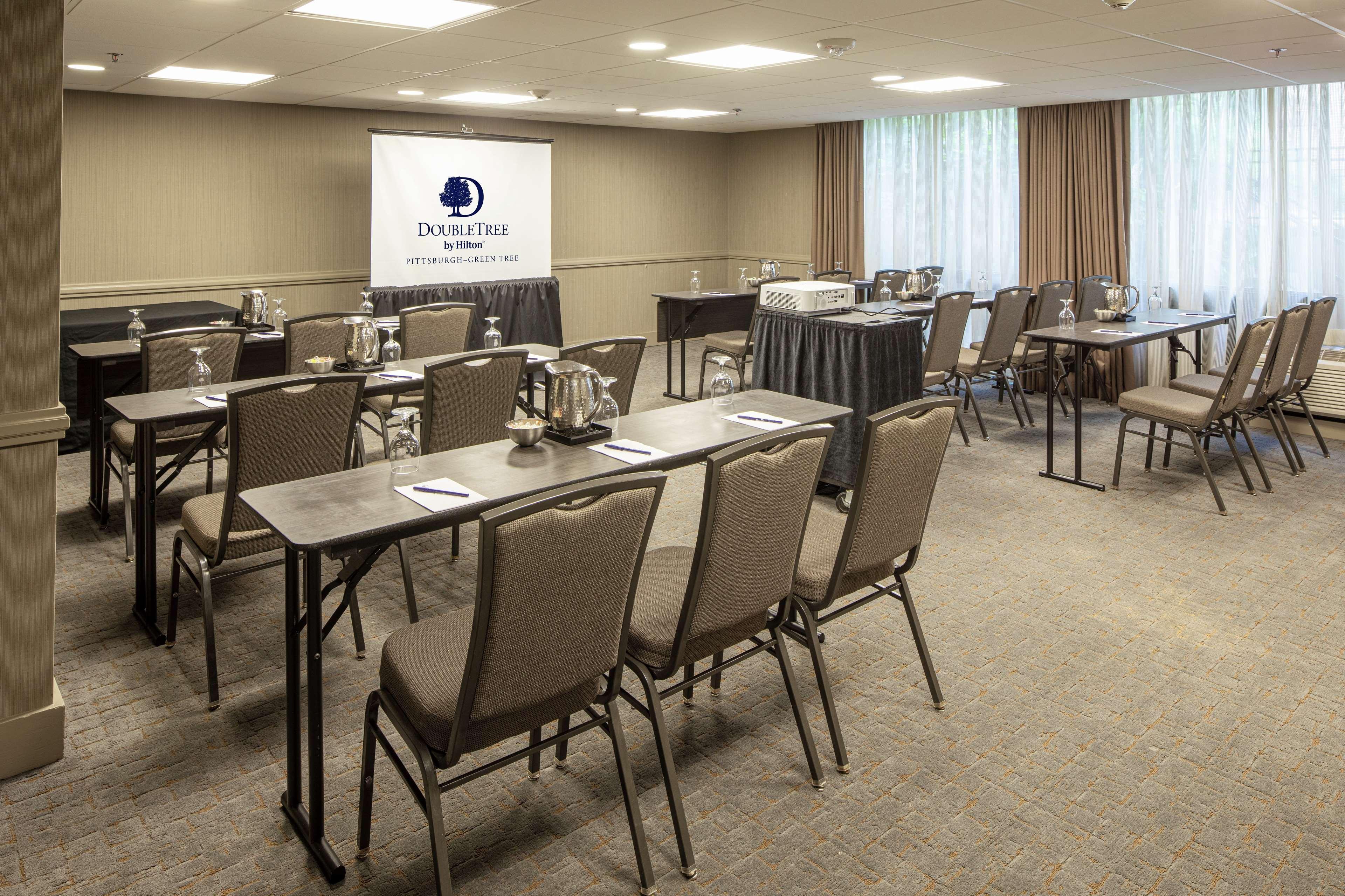 Doubletree By Hilton Pittsburgh-Green Tree Crafton Exterior foto