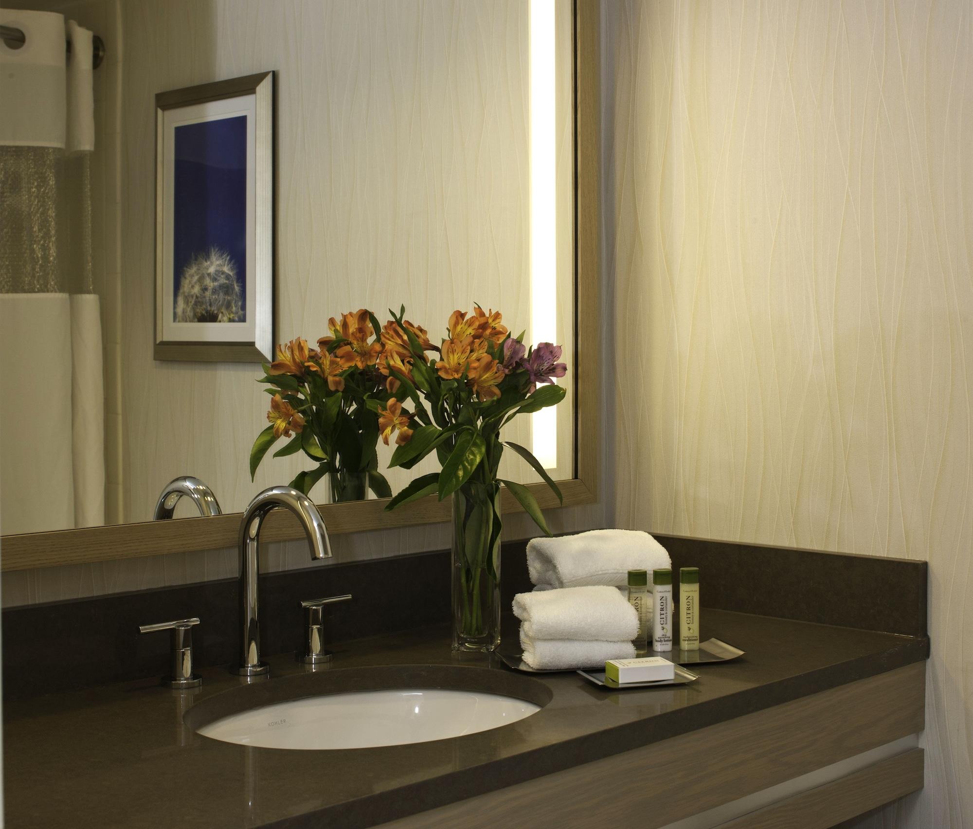 Doubletree By Hilton Pittsburgh-Green Tree Crafton Exterior foto