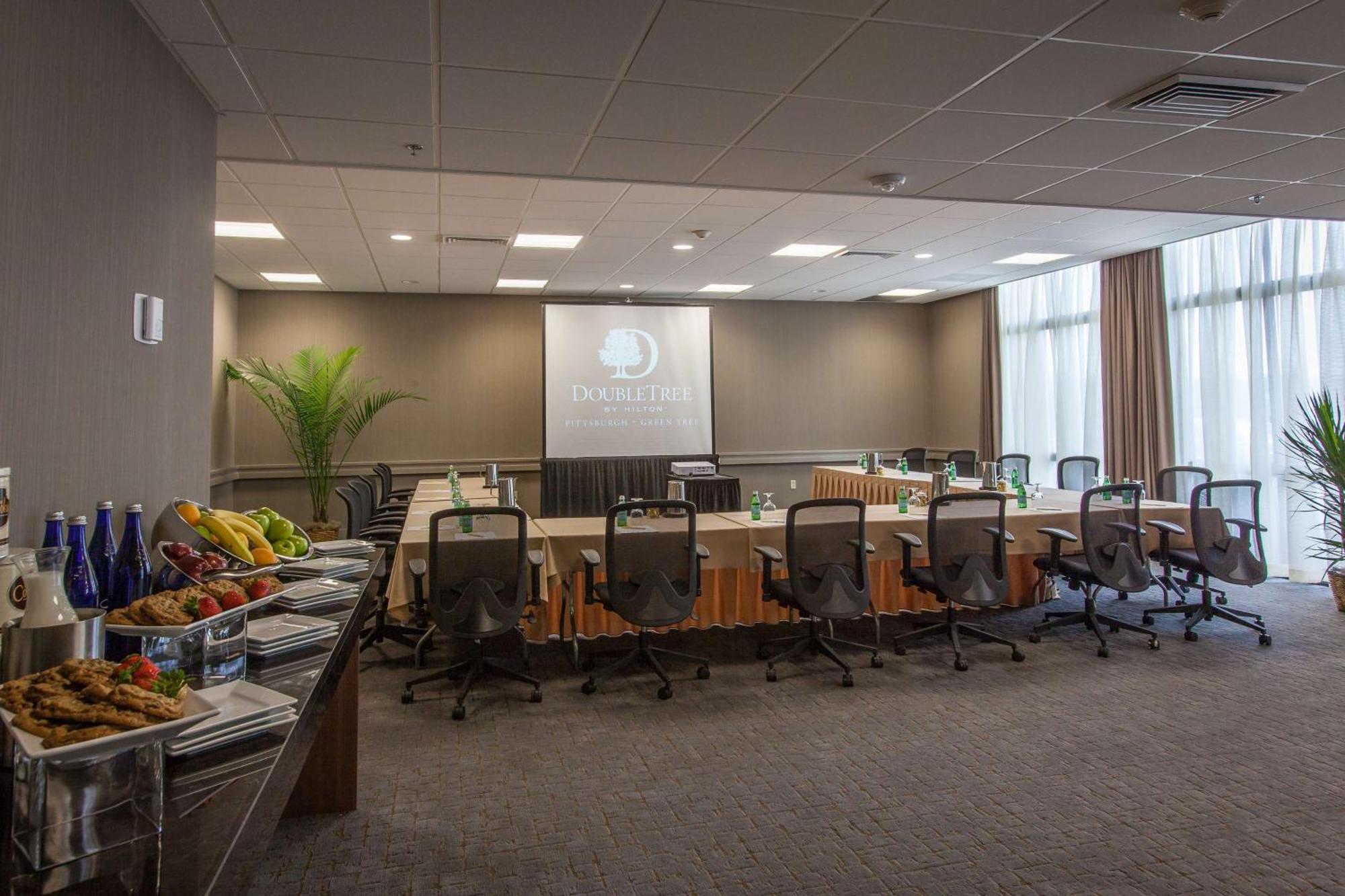 Doubletree By Hilton Pittsburgh-Green Tree Crafton Exterior foto