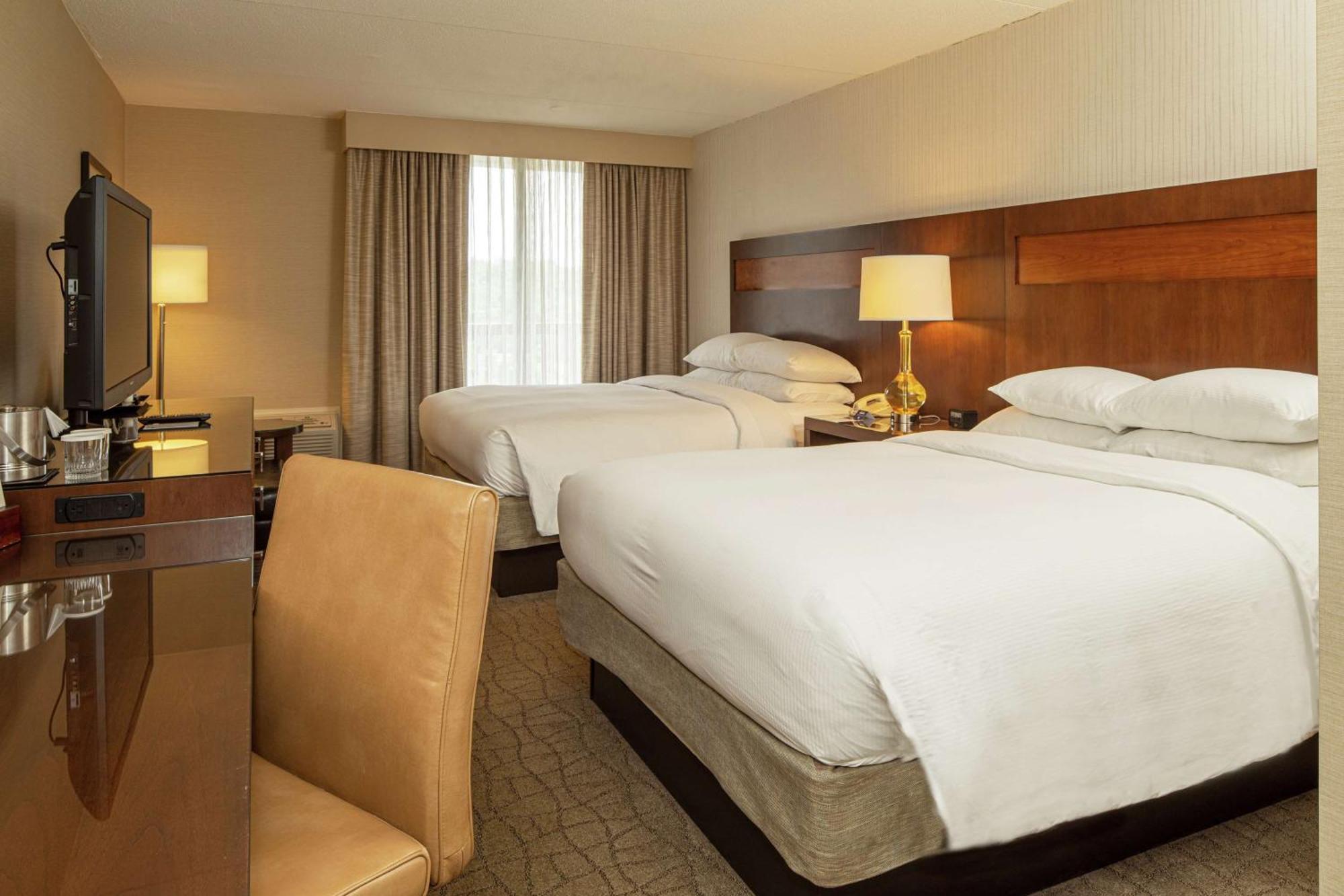 Doubletree By Hilton Pittsburgh-Green Tree Crafton Exterior foto