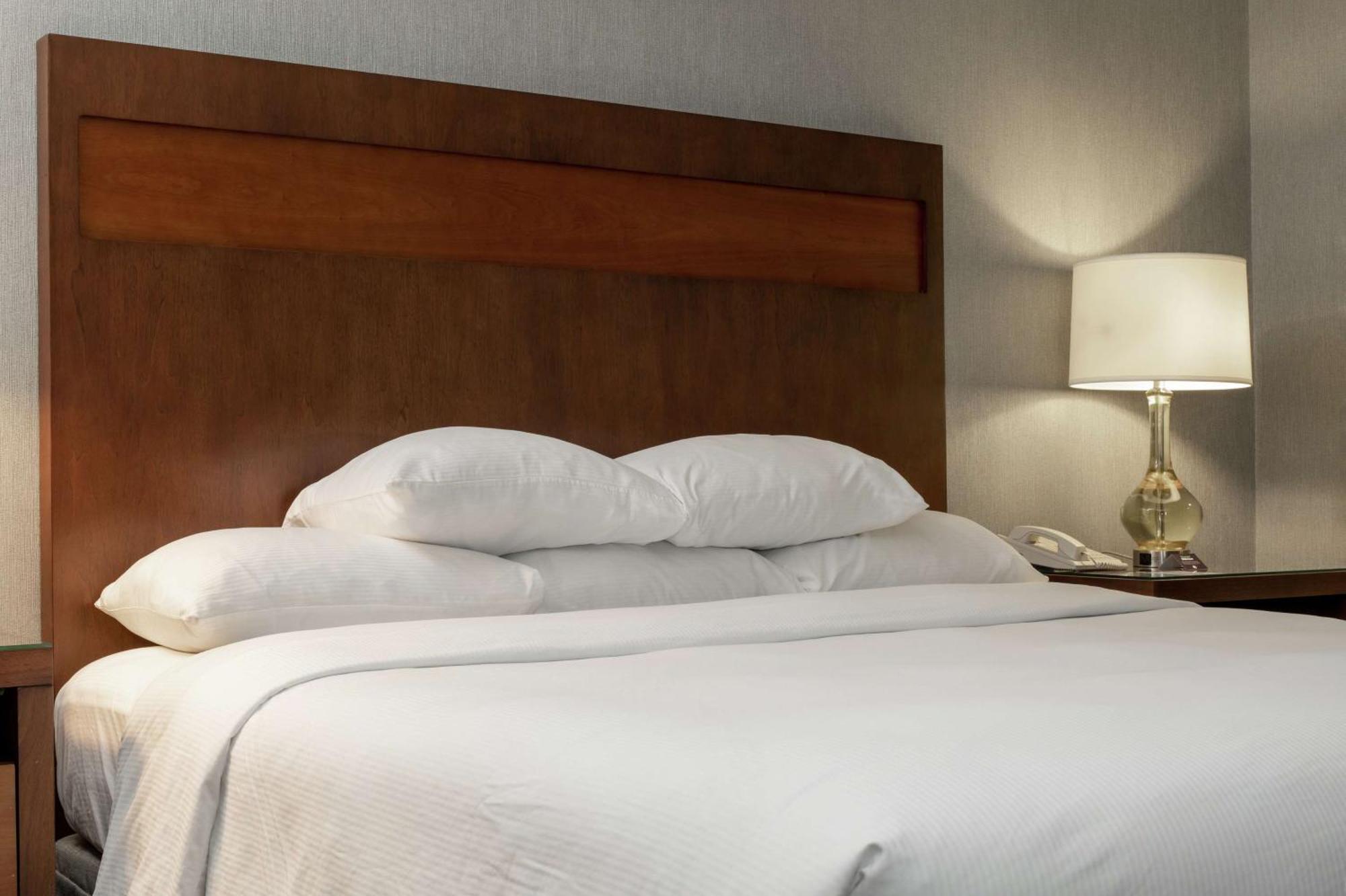 Doubletree By Hilton Pittsburgh-Green Tree Crafton Exterior foto