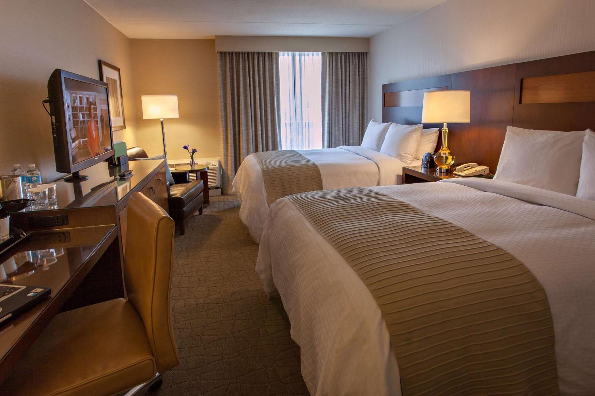 Doubletree By Hilton Pittsburgh-Green Tree Crafton Exterior foto