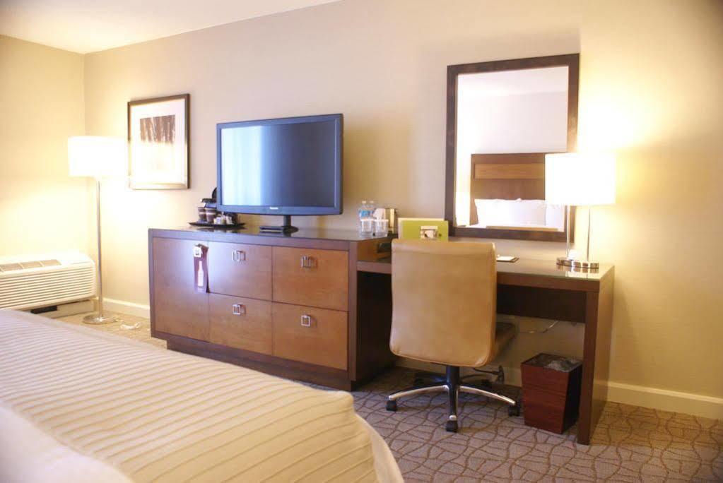 Doubletree By Hilton Pittsburgh-Green Tree Crafton Exterior foto